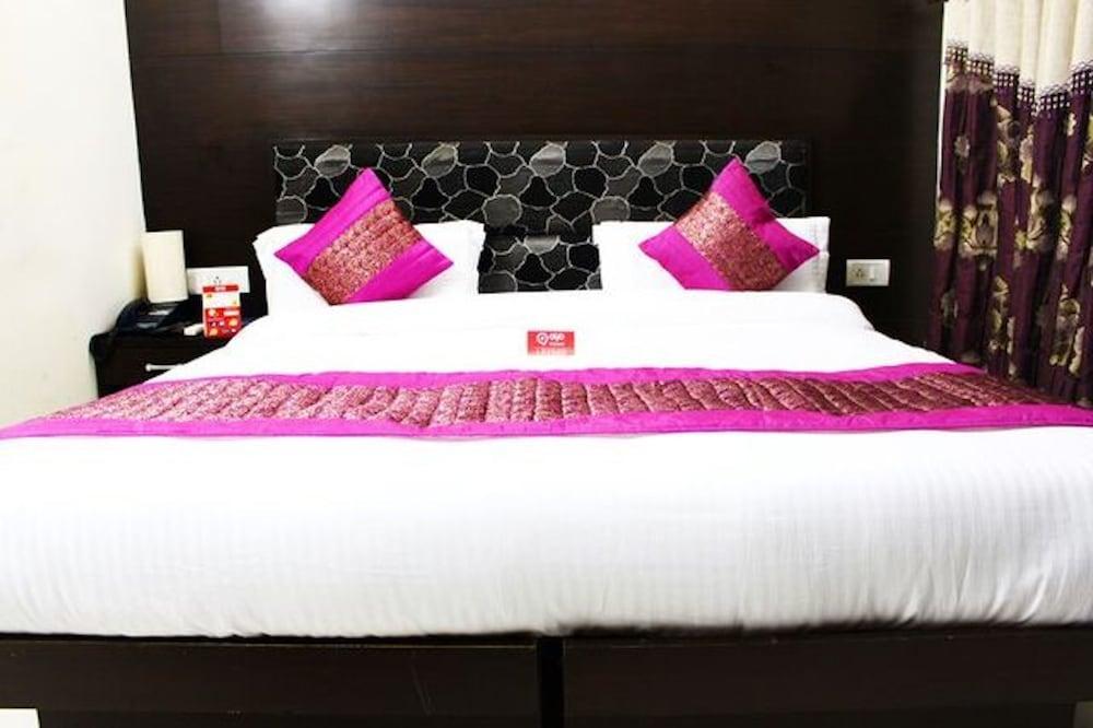 Hotel Unistar New Delhi Exterior photo