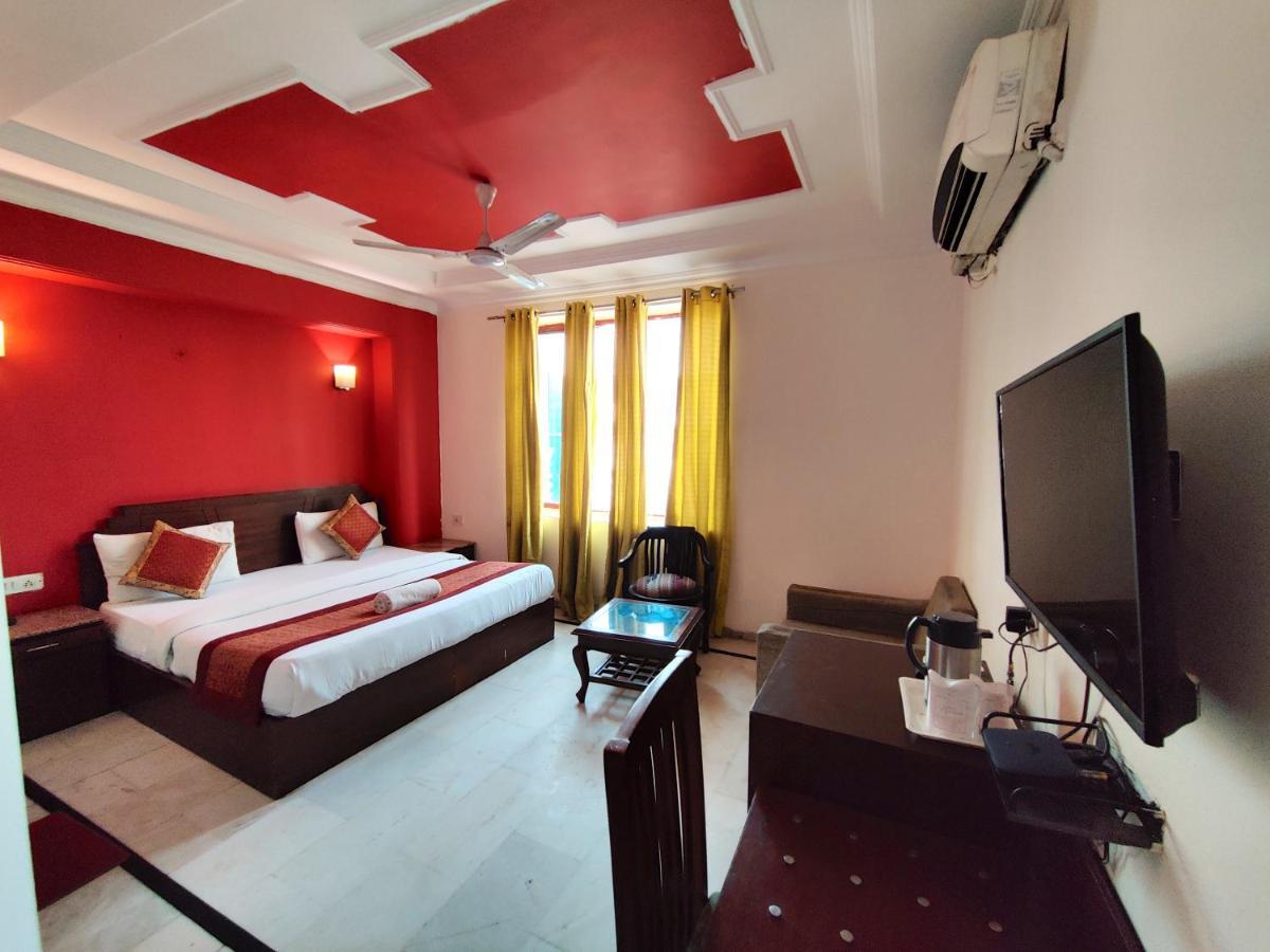 Hotel Unistar New Delhi Exterior photo