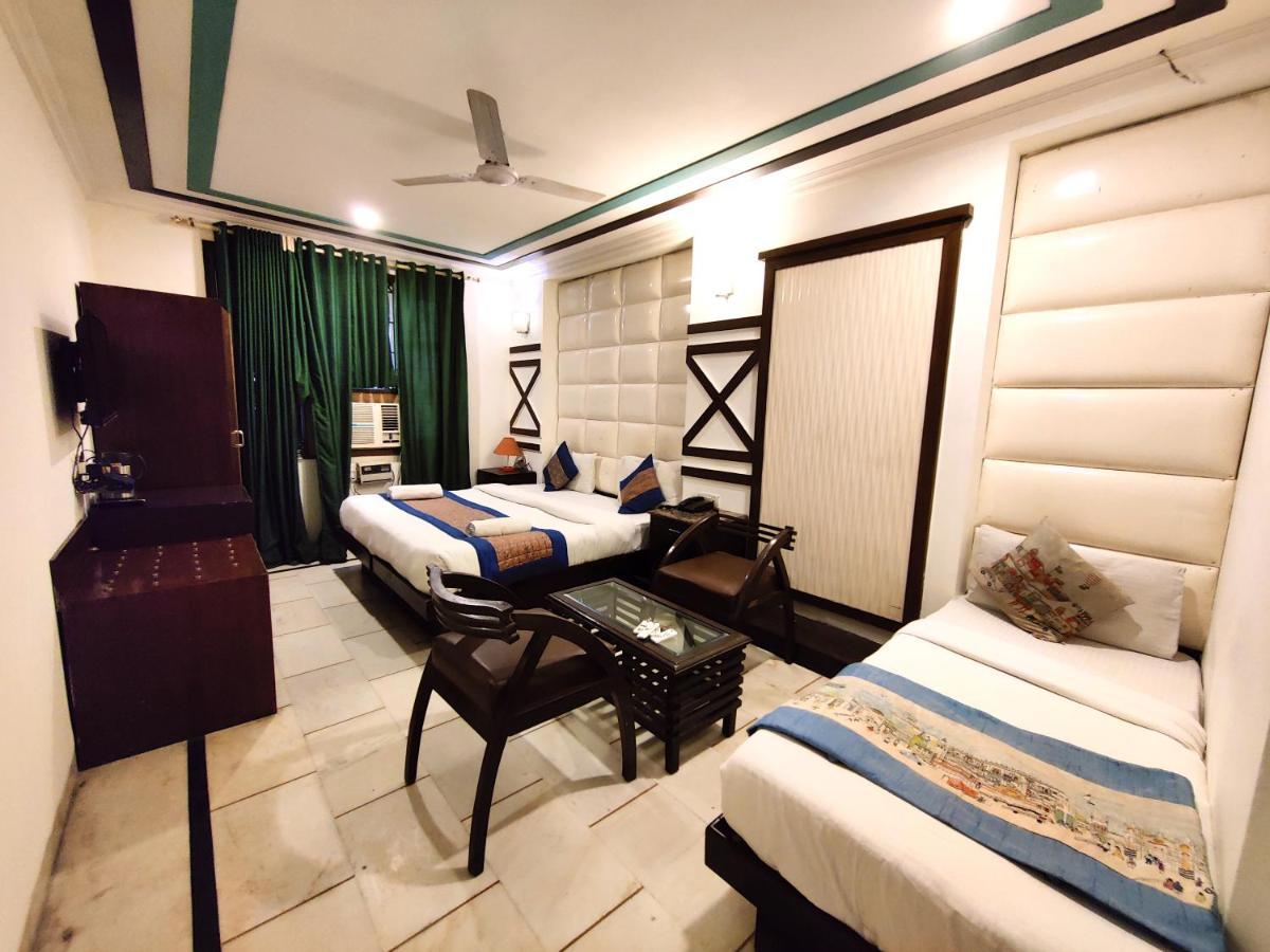 Hotel Unistar New Delhi Exterior photo