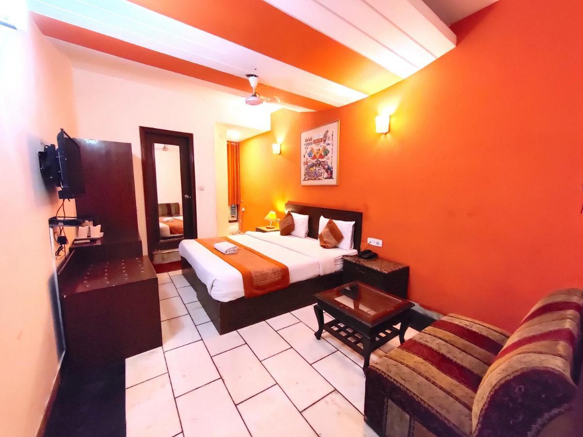 Hotel Unistar New Delhi Exterior photo