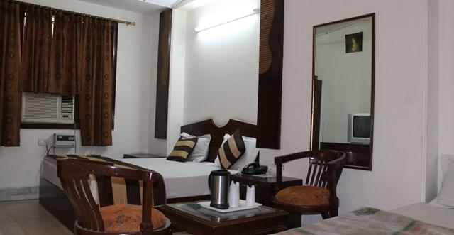 Hotel Unistar New Delhi Exterior photo