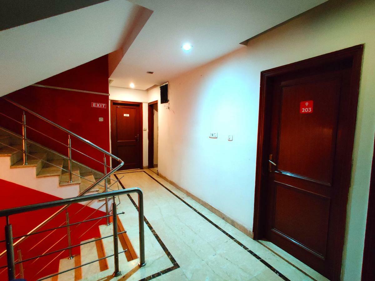 Hotel Unistar New Delhi Exterior photo