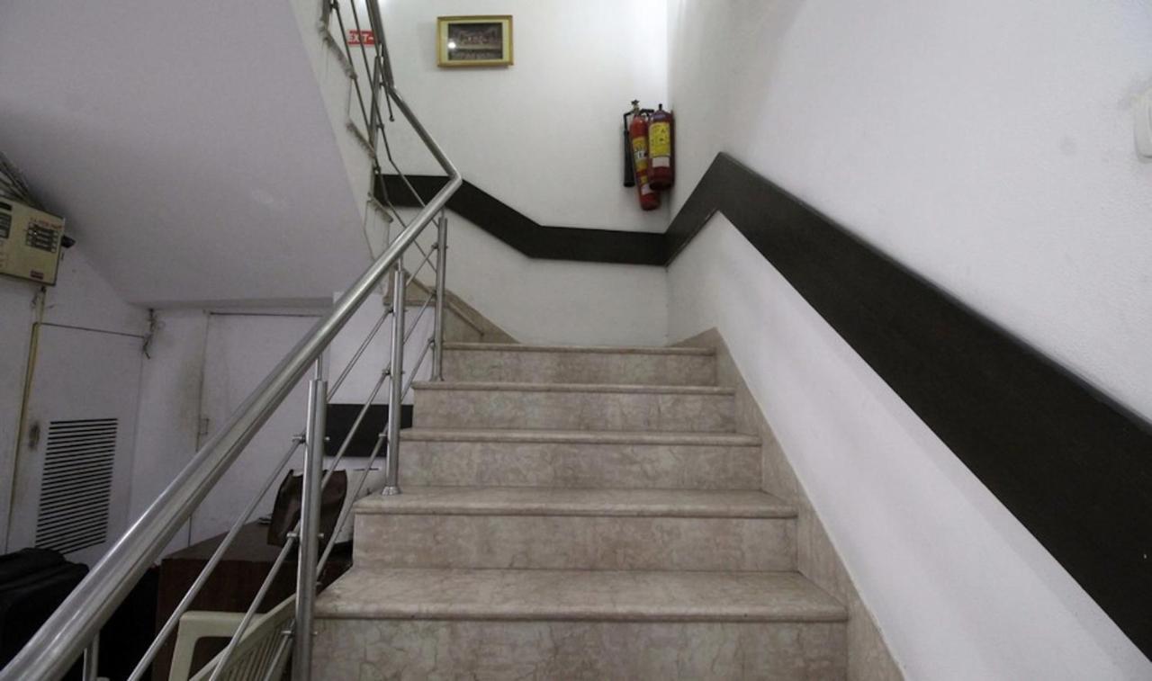 Hotel Unistar New Delhi Exterior photo