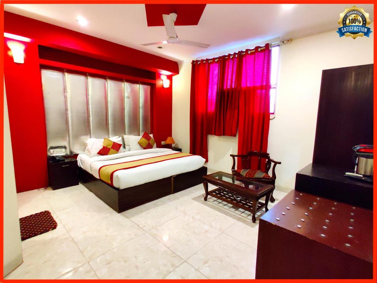 Hotel Unistar New Delhi Exterior photo
